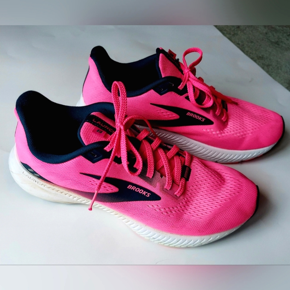 Brooks Launch 8, Women's Running Shoe, Size 10, Pink/ Raspberry, DNA